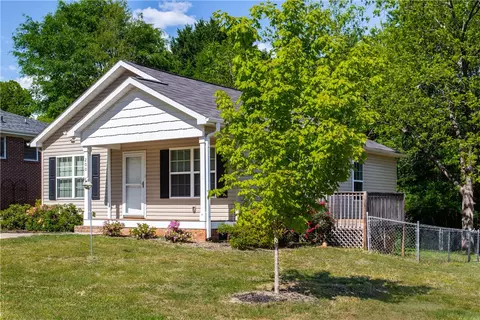 200 Whitten St, Easley, SC 29640 photo 3