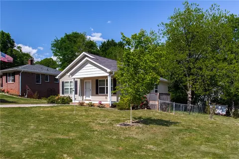 200 Whitten St, Easley, SC 29640 photo 2