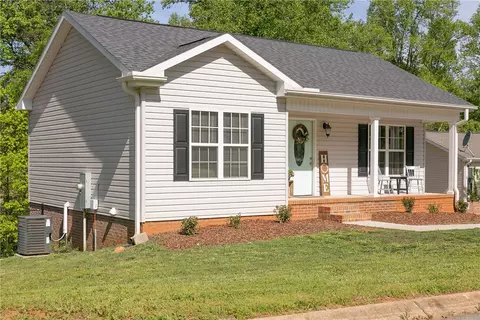 201 Nicholas Ct, Easley, SC 29640 photo 3