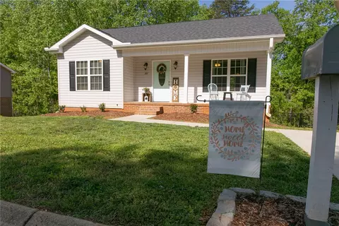 201 Nicholas Ct, Easley, SC 29640 photo 1