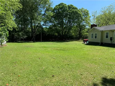 16 C St, Williamston, SC 29697 photo 32