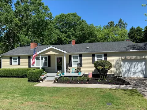 16 C St, Williamston, SC 29697 photo 1
