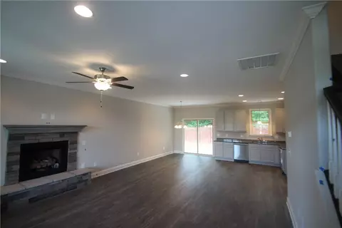 348 S Stonegate Dr, Seneca, SC 29678 photo 3
