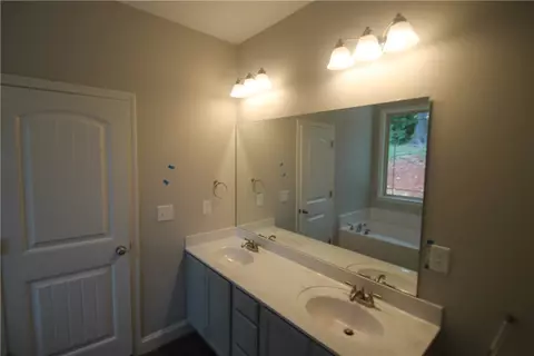 348 S Stonegate Dr, Seneca, SC 29678 photo 9