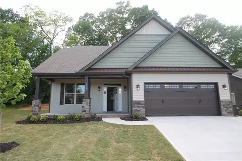 348 S Stonegate Dr, Seneca, SC 29678 photo 1