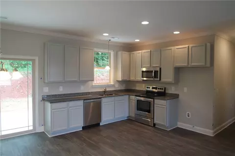 348 S Stonegate Dr, Seneca, SC 29678 photo 6