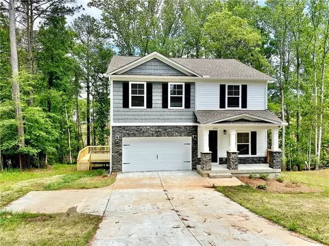 632 Brock St, Central, SC 29630 photo 1
