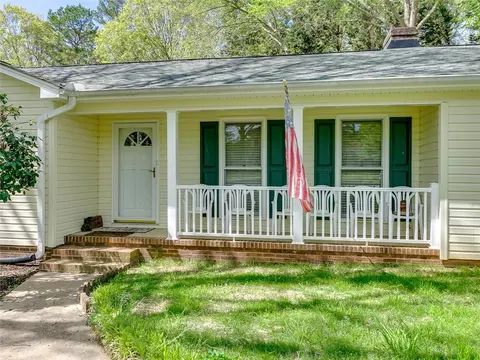 109 Cardiff Ct, Easley, SC 29642 photo 4