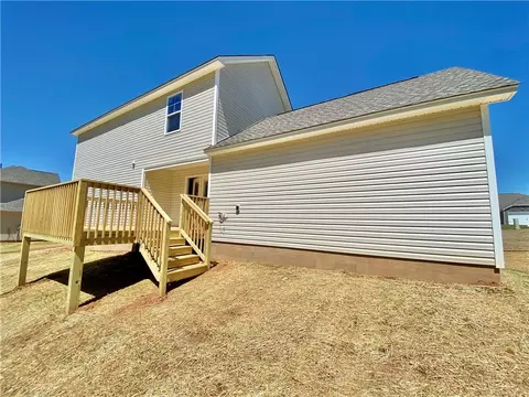 135 Sunny Point Loop, Central, SC 29630 photo 3