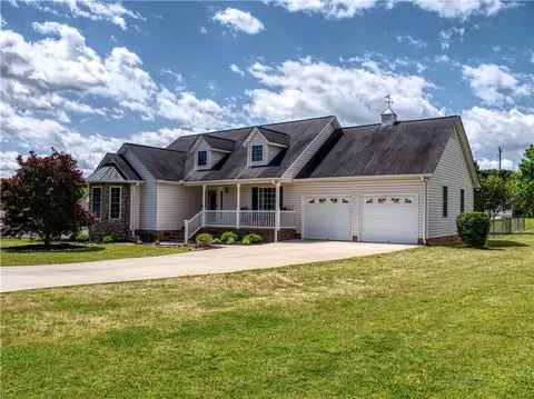 103 Larkspur Ln, Pendleton, SC 29670 photo 2