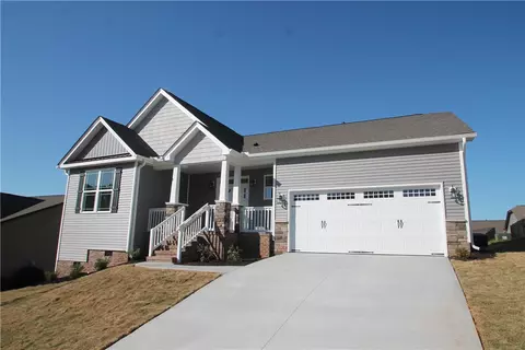 137 Stonegate Dr, Seneca, SC 29678 photo 2