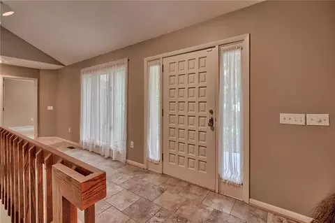 8 Commodore Dr, Salem, SC 29676 photo 3