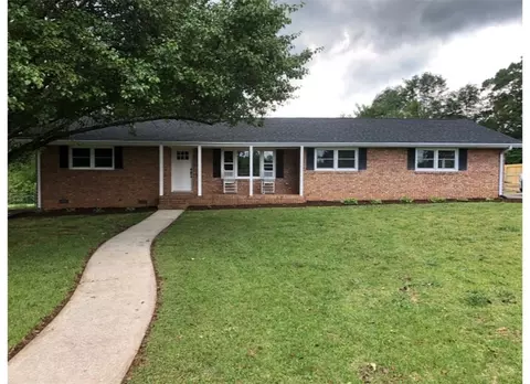 130 Pineview Dr, Easley, SC 29642 photo 1
