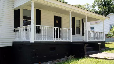 21 Walnut St, Ware Shoals, SC 29692 photo 1