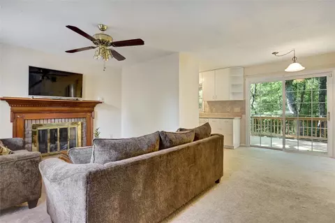 111 Franklin Dr, Central, SC 29630 photo 2