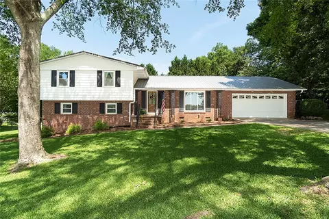 827 Warley Cir, Pendleton, SC 29670 photo 1