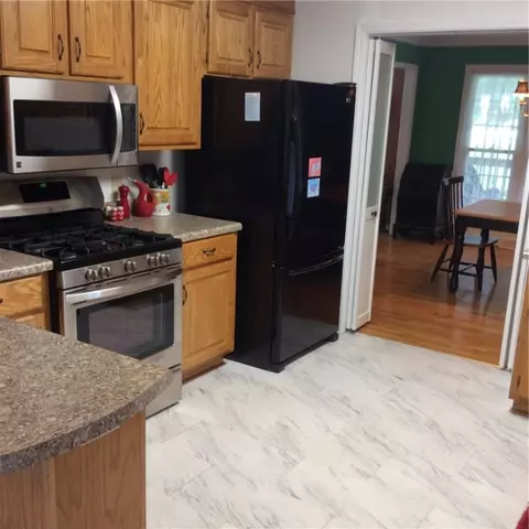 401 Glen Laurel Dr, Easley, SC 29642 photo 9