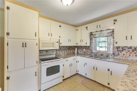 579 Mcelrath Rd, Starr, SC 29684 photo 8