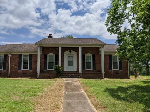144 Earle Rd, Central, SC 29630 photo 3