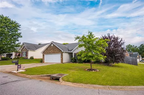 100 Duraleigh Dr, Anderson, SC 29621 photo 2