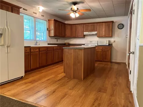 212 Bulwinkle Dr, Walhalla, SC 29691 photo 6