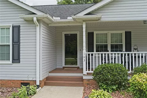 103 Mockingbird Ln, Easley, SC 29640 photo 3