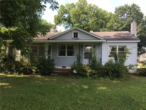 303 N Main St, Honea Path, SC 29654 photo 2