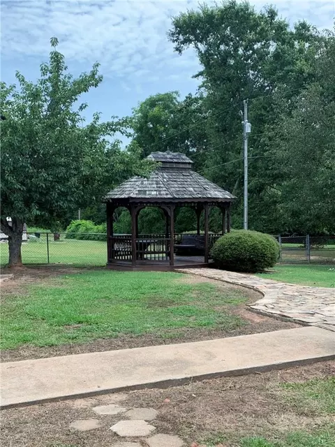 104 Carson Dr, Starr, SC 29684 photo 9