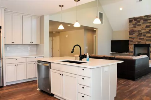 928 Falling Waters Ln, Seneca, SC 29672 photo 10