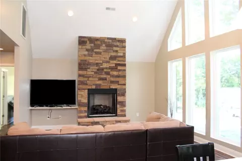 928 Falling Waters Ln, Seneca, SC 29672 photo 5