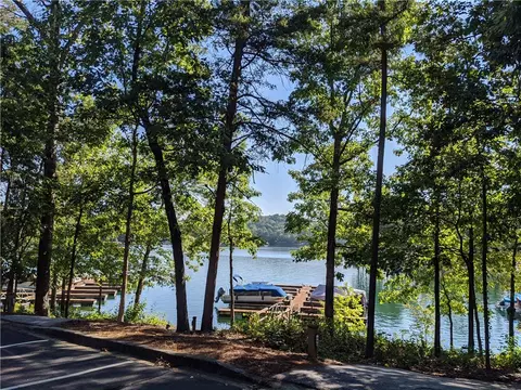 407 E Waterside Dr, Seneca, SC 29672 photo 4