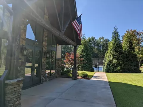 407 E Waterside Dr, Seneca, SC 29672 photo 9