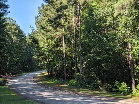 407 E Waterside Dr, Seneca, SC 29672 photo 3