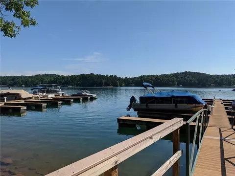 407 E Waterside Dr, Seneca, SC 29672 photo 5