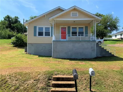 120 Jones St, Pickens, SC 29671 photo 1