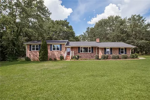 146 Cindy Ln, Easley, SC 29642 photo 1