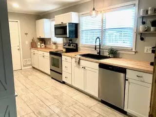 104 Dowling St, Easley, SC 29640 photo 3