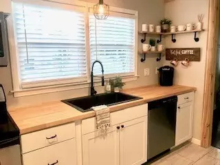 104 Dowling St, Easley, SC 29640 photo 6