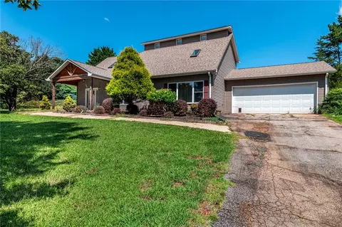 109 Jamlette Dr, Walhalla, SC 29691 photo 2