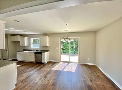 139 Sunny Point Loop, Central, SC 29630 photo 5