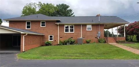 701 E Main St, Walhalla, SC 29691 photo 3