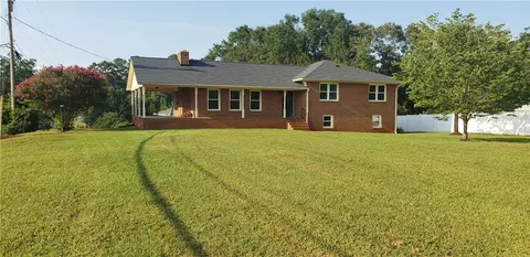 701 E Main St, Walhalla, SC 29691 photo 2