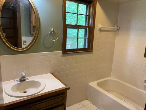 402 Simpson St, Westminster, SC 29693 photo 10
