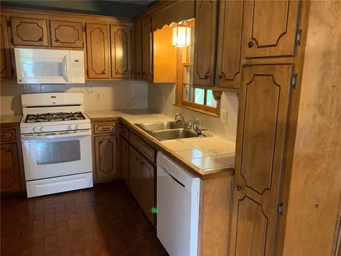 402 Simpson St, Westminster, SC 29693 photo 12