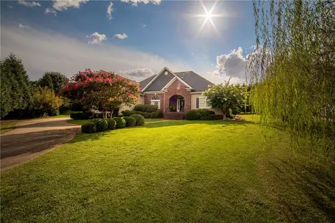 103 Ashe Ct, Easley, SC 29642 photo 2