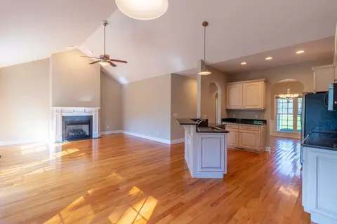 701 Barnes Rd, Seneca, SC 29672 photo 4