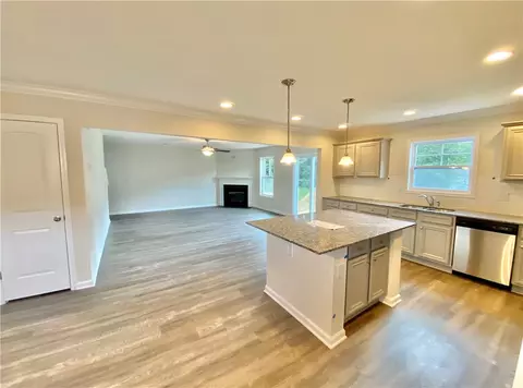 147 Sunny Point Loop, Central, SC 29630 photo 4