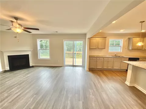147 Sunny Point Loop, Central, SC 29630 photo 6