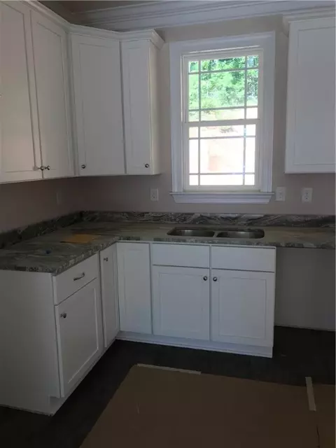 205 Tyler Ct, Easley, SC 29642 photo 4