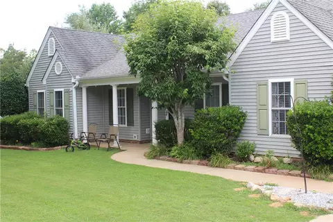 126 Wisteria Way, Pendleton, SC 29670 photo 2